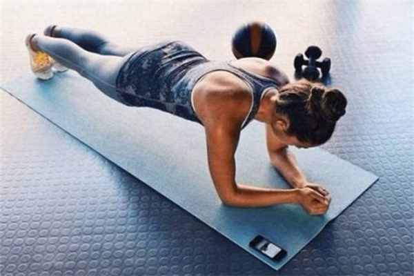 平板支撐可以減肥嗎 平板支撐做多長時間合適 平板支撐可以減肥嗎 平板支撐做多長時間合適