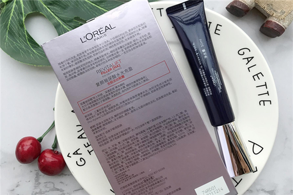 歐萊雅紫熨斗眼霜真假怎么辨別 歐萊雅紫熨斗眼霜有幾個版本 歐萊雅紫熨斗眼霜真假怎么辨別 歐萊雅紫熨斗眼霜有幾個版本