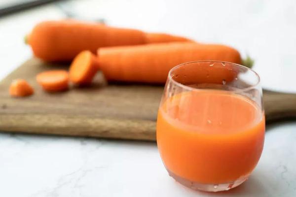 生吃胡蘿卜可以減肥嗎 生吃胡蘿卜的危害 生吃胡蘿卜可以減肥嗎 生吃胡蘿卜的危害