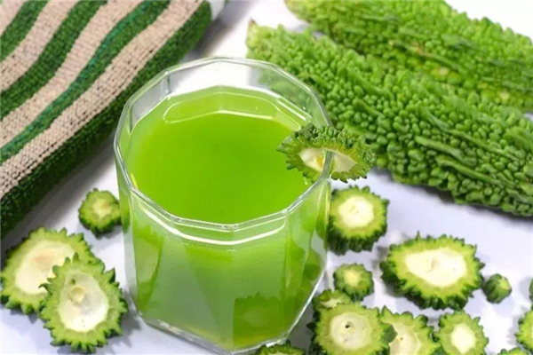 苦瓜汁可以敷臉嗎 苦瓜汁怎么榨好喝 苦瓜汁可以敷臉嗎 苦瓜汁怎么榨好喝