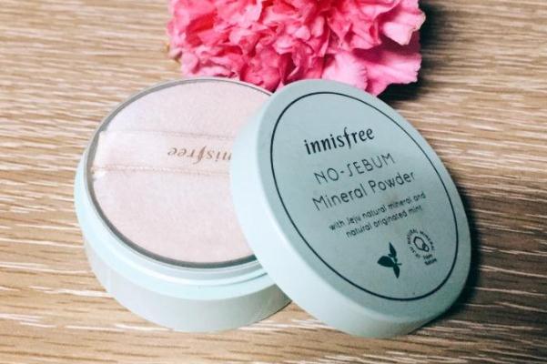 散粉用了臉上很干怎么辦 散粉卡粉怎么辦 散粉用了臉上很干怎么辦 散粉卡粉怎么辦