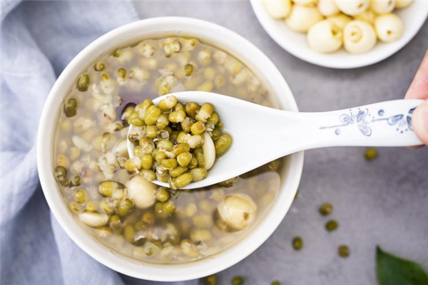 綠豆湯怎么防止溢出 綠豆湯怎么煮才好喝 綠豆湯怎么防止溢出 綠豆湯怎么煮才好喝