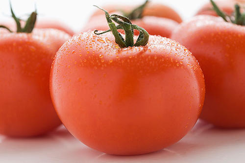 西紅柿可以生吃嗎 西紅柿可以空腹吃嗎早上 西紅柿可以生吃嗎 西紅柿可以空腹吃嗎早上