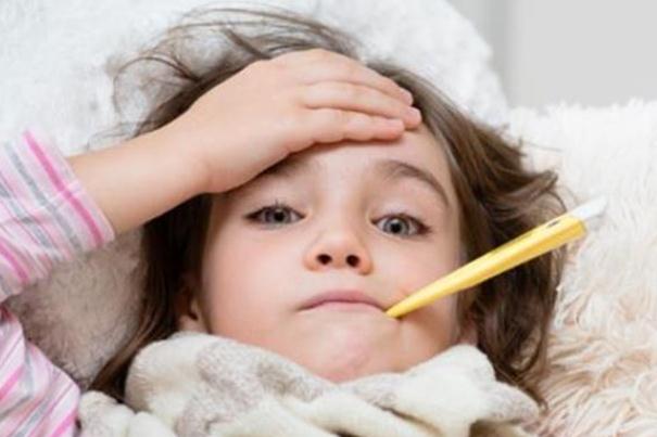 嬰兒發(fā)燒有眼屎是什么原因 寶寶發(fā)燒眼屎多怎么辦 嬰兒發(fā)燒有眼屎是什么原因 寶寶發(fā)燒眼屎多怎么辦