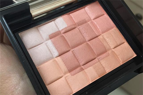 高光怎么打比較自然 新手怎么打高光 高光怎么打比較自然 新手怎么打高光