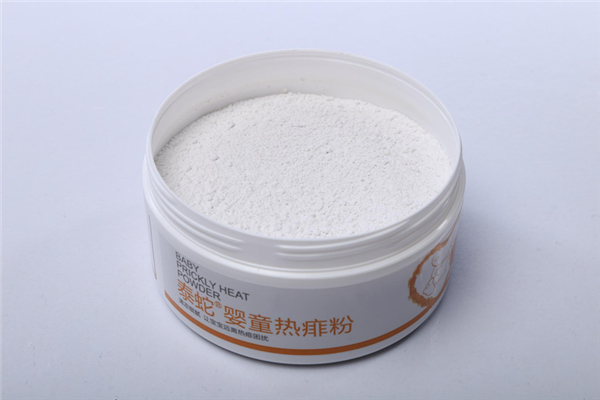 痱子粉和爽身粉一樣嗎 痱子粉有什么功效 痱子粉和爽身粉一樣嗎 痱子粉有什么功效