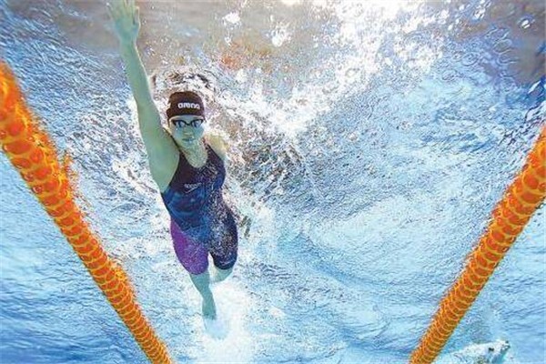 游泳可以減肥嗎 游泳游多長時(shí)間比較好 游泳可以減肥嗎 游泳游多長時(shí)間比較好