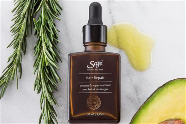 護發(fā)精油能改善發(fā)質(zhì)嗎 護發(fā)精油對脫發(fā)有用嗎 護發(fā)精油能改善發(fā)質(zhì)嗎 護發(fā)精油對脫發(fā)有用嗎