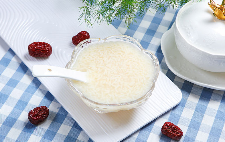 女人經(jīng)常吃醪糟的好處 女人吃醪糟功效與作用 女人經(jīng)常吃醪糟的好處 女人吃醪糟功效與作用