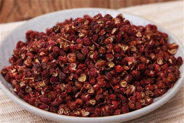 花椒屬于辛辣刺激性食物嗎 花椒做完手術的人能吃嗎 花椒屬于辛辣刺激性食物嗎 花椒做完手術的人能吃嗎