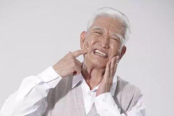 口腔潰瘍有膿 口腔潰瘍有膿如何處理 口腔潰瘍有膿 口腔潰瘍有膿如何處理