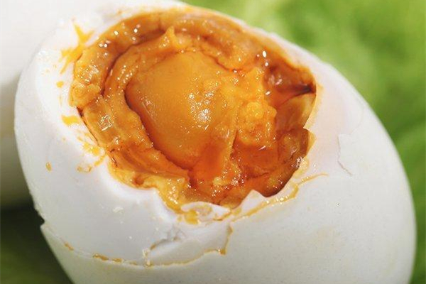 咸鴨蛋咸了怎么處理變淡 咸鴨蛋咸了之后怎么保存的好 咸鴨蛋咸了怎么處理變淡 咸鴨蛋咸了之后怎么保存的好