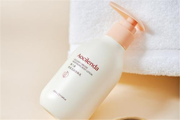 身體乳夏季可以用嗎 夏天身體乳怎么用才正確 身體乳夏季可以用嗎 夏天身體乳怎么用才正確