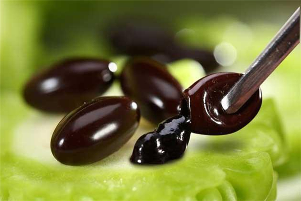 蜂膠和蜂膠膠囊有什么區(qū)別 蜂膠和蜂膠膠囊哪個(gè)好 蜂膠和蜂膠膠囊有什么區(qū)別 蜂膠和蜂膠膠囊哪個(gè)好