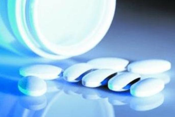 抗生素可以喝酒嗎 抗生素可以和感冒藥一起吃嗎 抗生素可以喝酒嗎 抗生素可以和感冒藥一起吃嗎