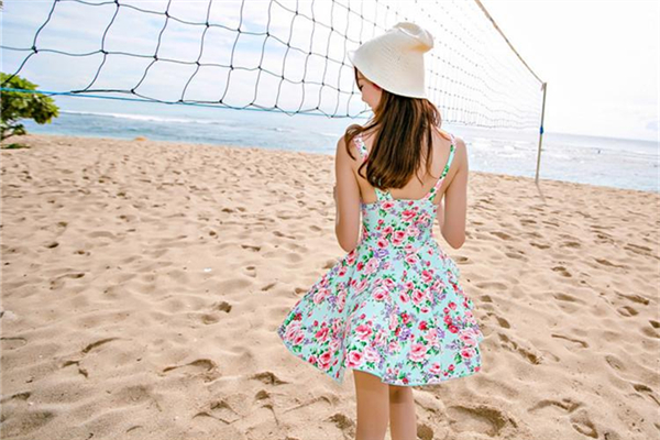 泳衣分體和連體哪個(gè)好 泳衣買(mǎi)什么面料的好 泳衣分體和連體哪個(gè)好 泳衣買(mǎi)什么面料的好