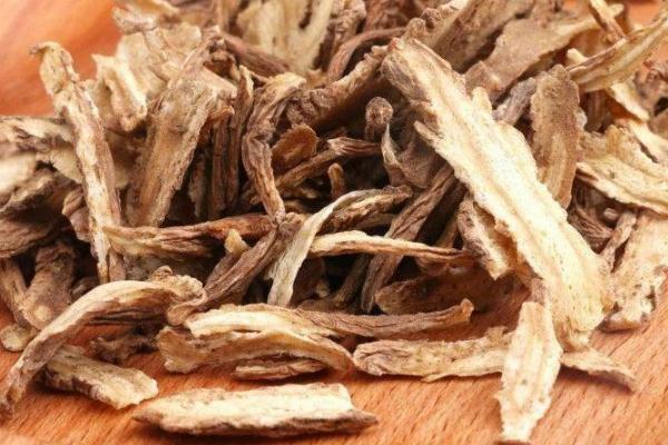 當(dāng)歸的禁忌和副作用 當(dāng)歸吃多了會(huì)怎么樣 當(dāng)歸的禁忌和副作用 當(dāng)歸吃多了會(huì)怎么樣