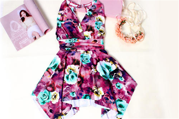 泳衣分體和連體哪個(gè)好 泳衣買(mǎi)什么面料的好 泳衣分體和連體哪個(gè)好 泳衣買(mǎi)什么面料的好