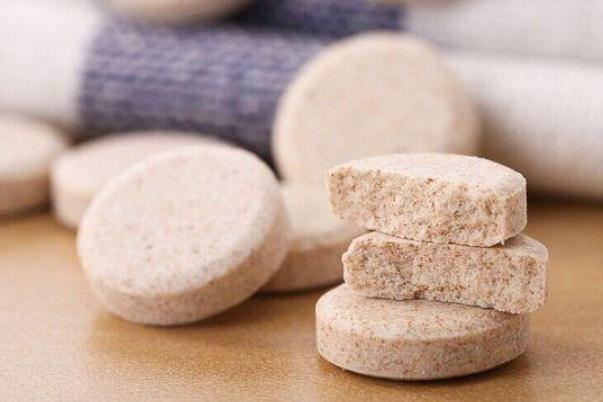 鈣片能晚上吃嗎 鈣片吃多了會(huì)結(jié)石嗎 鈣片能晚上吃嗎 鈣片吃多了會(huì)結(jié)石嗎