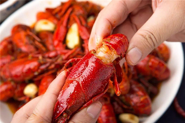 小龍蝦可以隔夜吃嗎 小龍蝦可以放冰箱冷藏嗎 小龍蝦可以隔夜吃嗎 小龍蝦可以放冰箱冷藏嗎