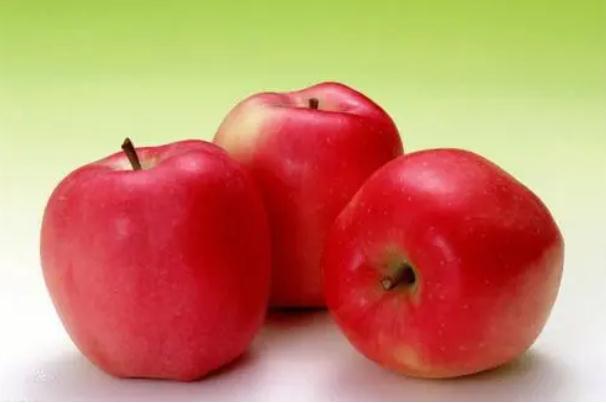 吃蘋果可以緩解便秘嗎 每天吃一個蘋果的好處是什么 吃蘋果可以緩解便秘嗎 每天吃一個蘋果的好處是什么