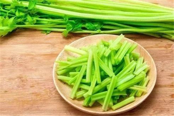 芹菜殺精是真的嗎 芹菜有什么功效和作用 芹菜殺精是真的嗎 芹菜有什么功效和作用