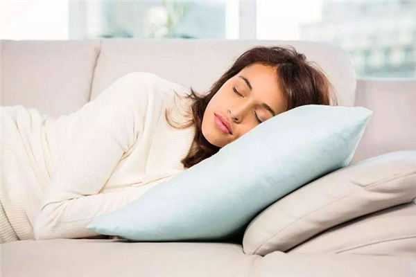 夏季午睡多久合適 夏季午睡最佳時(shí)間 夏季午睡多久合適 夏季午睡最佳時(shí)間