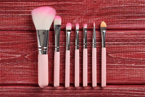 新手化妝刷怎么選 新手化妝刷幾支就夠了 新手化妝刷怎么選 新手化妝刷幾支就夠了