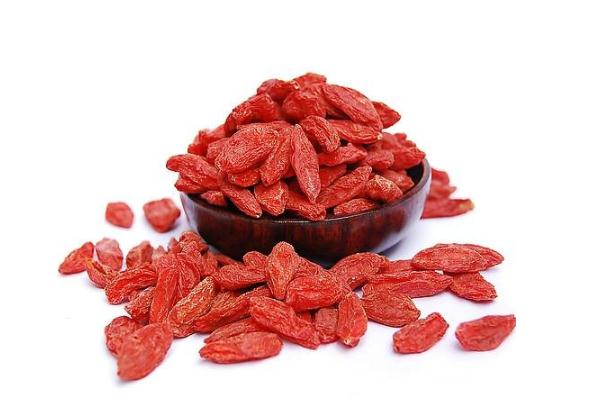 枸杞子的功效與作用 枸杞子泡水喝的功效 枸杞子的功效與作用 枸杞子泡水喝的功效