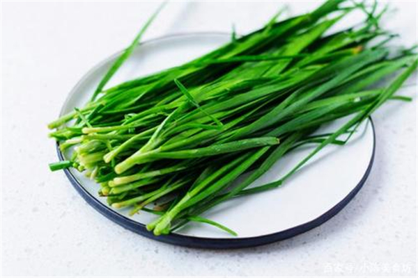 韭菜可以和小龍蝦一起吃嗎 韭菜與什么食物相克 韭菜可以和小龍蝦一起吃嗎 韭菜與什么食物相克