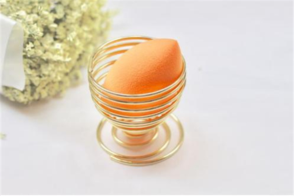 美妝蛋上妝和用手上妝有什么區(qū)別 美妝蛋哪個牌子好 美妝蛋上妝和用手上妝有什么區(qū)別 美妝蛋哪個牌子好