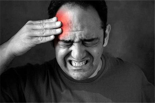 頭疼會引起嘔吐嗎 頭疼會引發(fā)什么癥狀 頭疼會引起嘔吐嗎 頭疼會引發(fā)什么癥狀