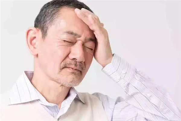 頭疼會引起嘔吐嗎 頭疼會引發(fā)什么癥狀 頭疼會引起嘔吐嗎 頭疼會引發(fā)什么癥狀