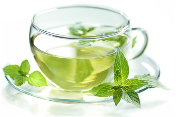 夏季喝綠茶好還是紅茶好 夏季喝綠茶的功效 夏季喝綠茶好還是紅茶好 夏季喝綠茶的功效