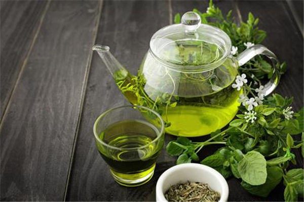 綠茶不能和什么一起喝 喝綠茶忌什么 綠茶不能和什么一起喝 喝綠茶忌什么