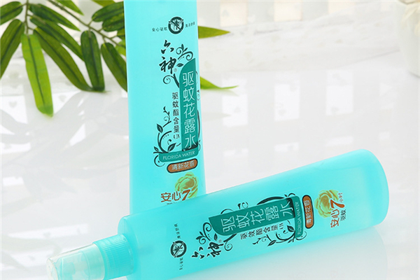 花露水噴多了對(duì)人體有害嗎 花露水有毒嗎 花露水噴多了對(duì)人體有害嗎 花露水有毒嗎