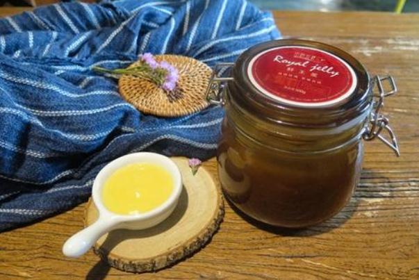 蜂王漿可以空腹吃嗎 蜂王漿可以直接吃嗎 蜂王漿可以空腹吃嗎 蜂王漿可以直接吃嗎