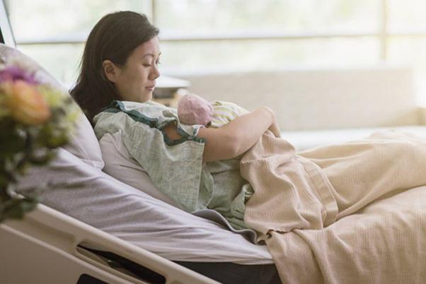 月子里發(fā)燒能喂奶嗎 月子里發(fā)燒了怎么辦如何退燒 月子里發(fā)燒能喂奶嗎 月子里發(fā)燒了怎么辦如何退燒