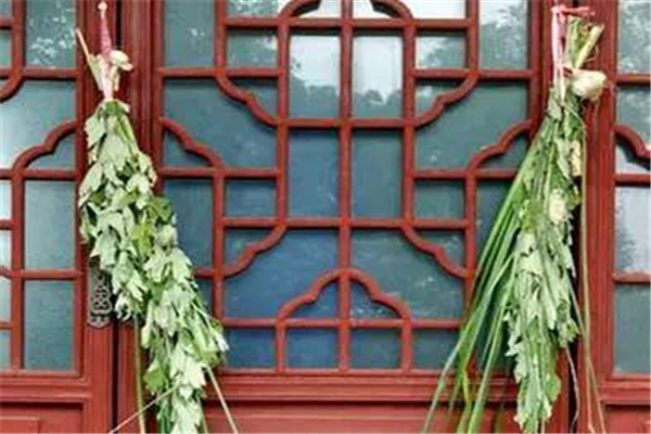 艾葉什么時候掛門上最好 艾葉掛門上的寓意 艾葉什么時候掛門上最好 艾葉掛門上的寓意