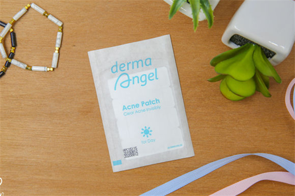 痘痘貼晚上睡覺(jué)可以用嗎 痘痘貼可以貼一晚上嗎 痘痘貼晚上睡覺(jué)可以用嗎 痘痘貼可以貼一晚上嗎