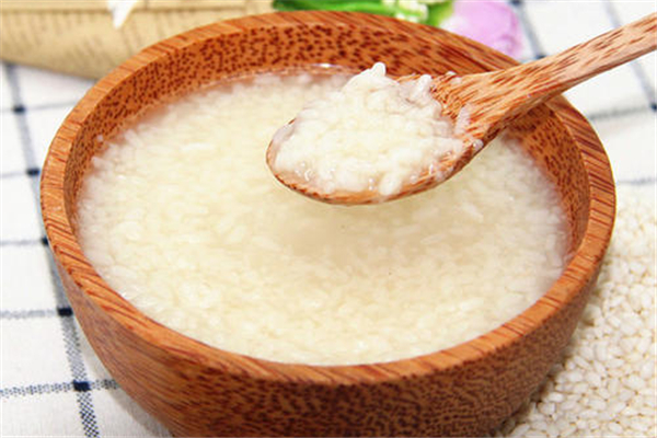 米酒做出來的有點(diǎn)酸是什么原因 米酒酸的可以喝嗎 米酒做出來的有點(diǎn)酸是什么原因 米酒酸的可以喝嗎