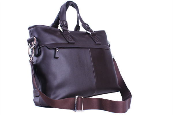 皮包掉皮了怎么修復 皮包掉皮是什么原因 皮包掉皮了怎么修復 皮包掉皮是什么原因