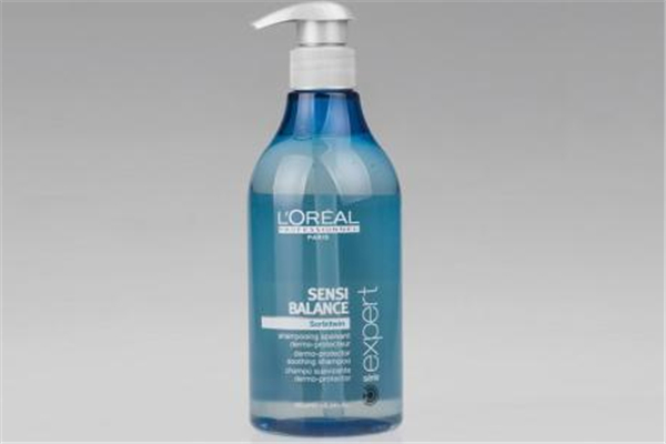 洗發(fā)水買滋潤還是控油 洗發(fā)水怎么買適合自己的 洗發(fā)水買滋潤還是控油 洗發(fā)水怎么買適合自己的