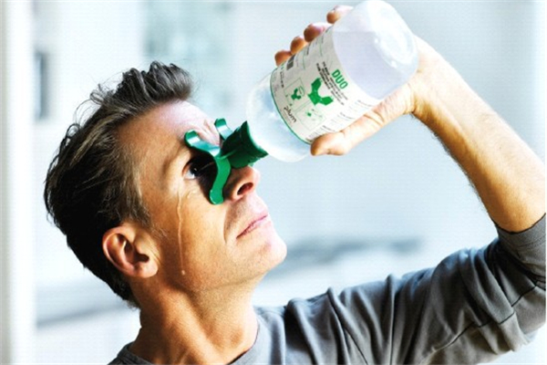 洗眼液對眼睛好不好 洗眼液對近視眼有幫助嗎 洗眼液對眼睛好不好 洗眼液對近視眼有幫助嗎