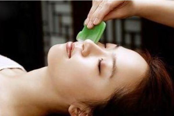 刮痧后多久才能洗澡 刮痧洗澡了會怎么樣 刮痧后多久才能洗澡 刮痧洗澡了會怎么樣