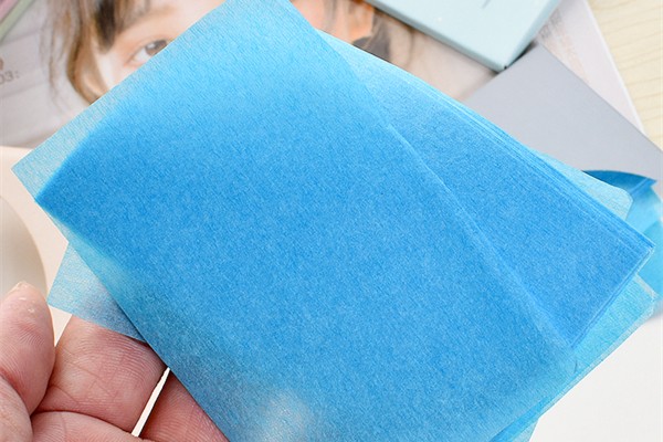 吸油紙能吸頭發(fā)上的油嗎 吸油紙用哪一面 吸油紙能吸頭發(fā)上的油嗎 吸油紙用哪一面