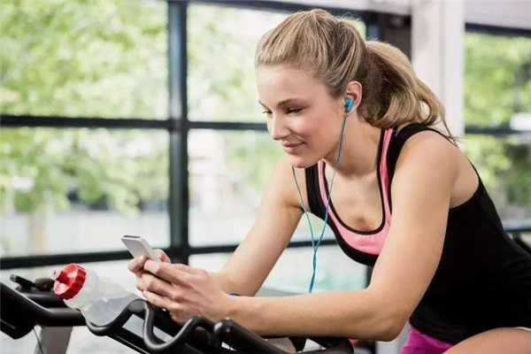 動感單車騎多長時間為最合適 動感單車騎時間長的危害 動感單車騎多長時間為最合適 動感單車騎時間長的危害