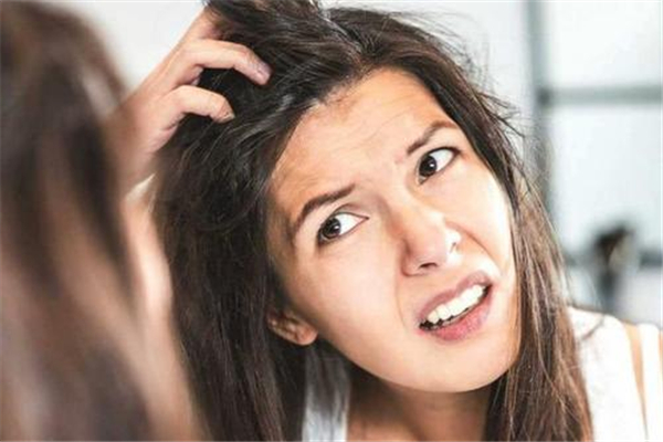 頭皮磨砂膏會脫發(fā)嗎 頭皮磨砂膏對脂溢性皮炎有用嗎 頭皮磨砂膏會脫發(fā)嗎 頭皮磨砂膏對脂溢性皮炎有用嗎