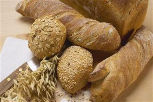 全麥面包能增肌嗎 全麥面包健身前吃還是健身后吃 全麥面包能增肌嗎 全麥面包健身前吃還是健身后吃