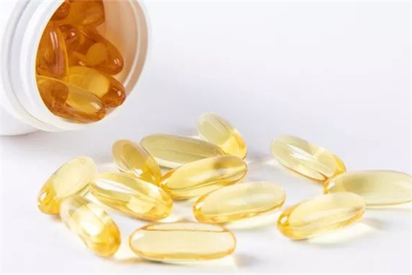 魚油可以抹臉去皺紋嗎 魚油有什么功效和作用 魚油可以抹臉去皺紋嗎 魚油有什么功效和作用